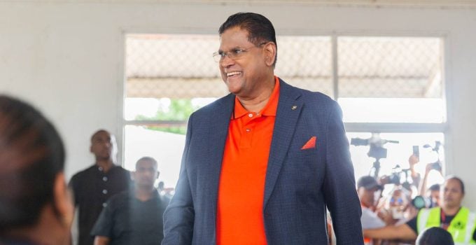 chan santokhi verkiezingen stemmen vhp