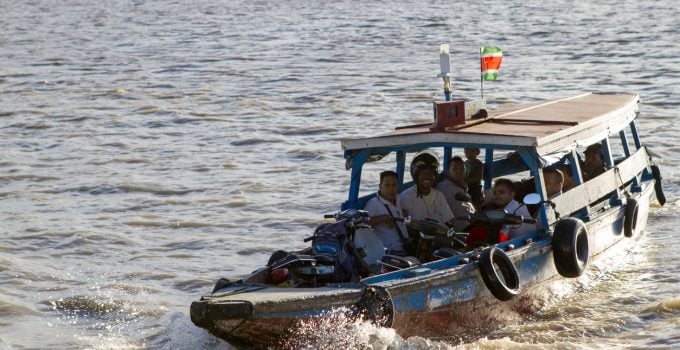suriname korjaal boot