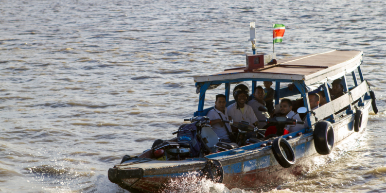 suriname korjaal boot
