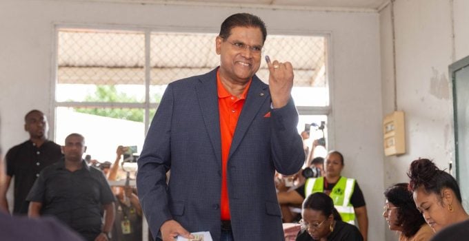 verkiezing stemmen Chan santokhi vhp
