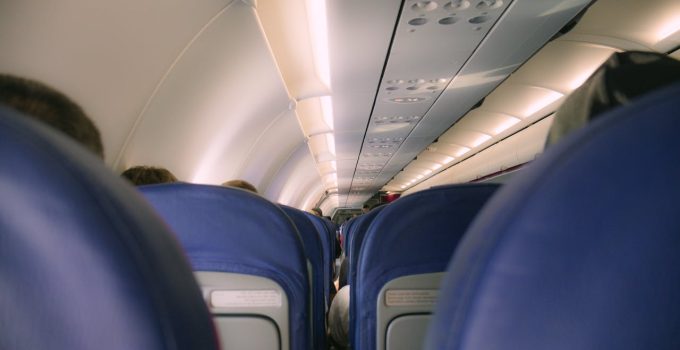 vliegen reizen vliegtuig passagier