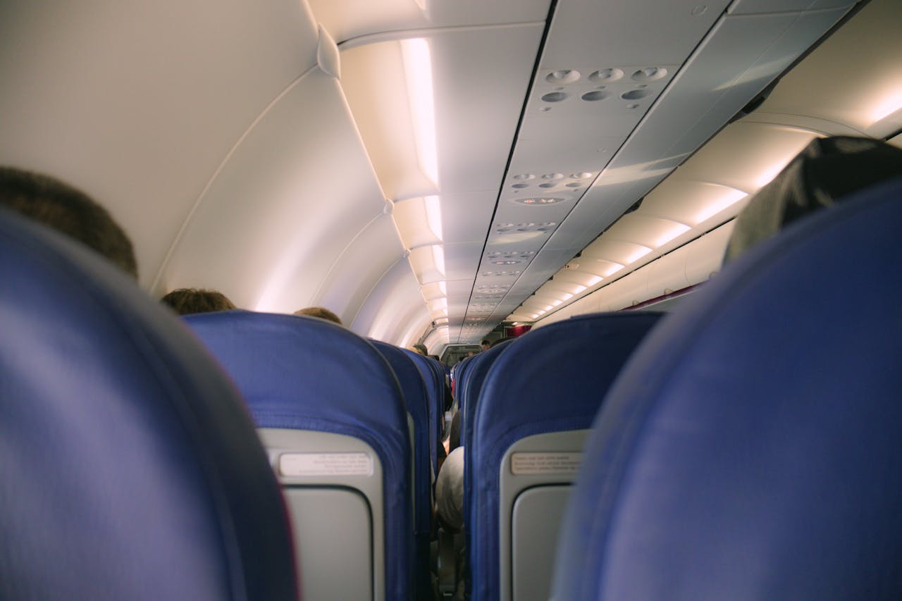 vliegen reizen vliegtuig passagier