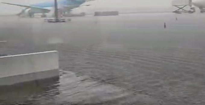 Overstroming Luchthaven Zanderij