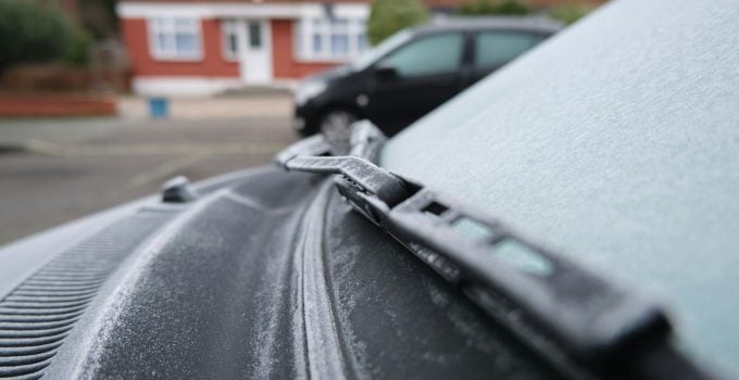 auto ruit raam vorst winter wiper ruitenwisser