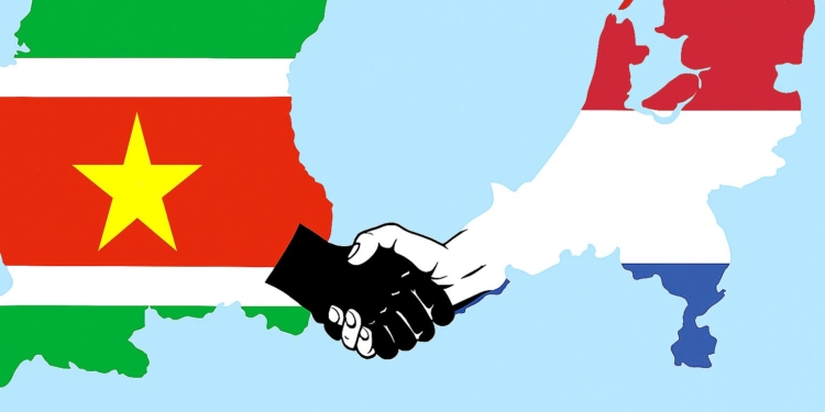 diaspora hand suriname nederland