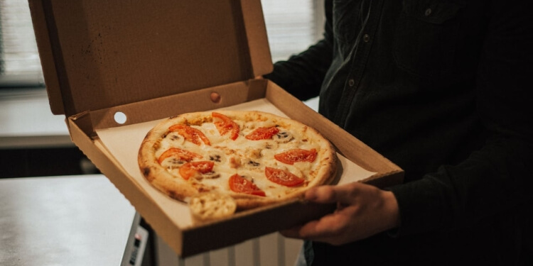 eten pizza