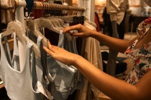 kleding winkel shoppen