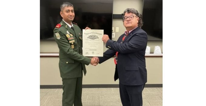 surinaamse majoor afgestudeerd in d evs