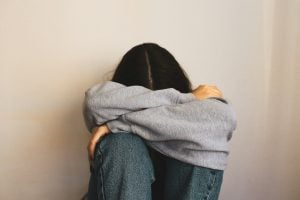 verdriet eenzaam depressief vrouw dame