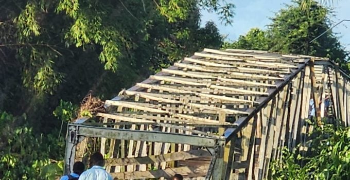 Loopbrug Paranam
