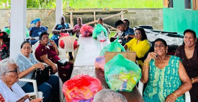 District Nickerie eert haar ouderen met culturele viering en voedselpakketten