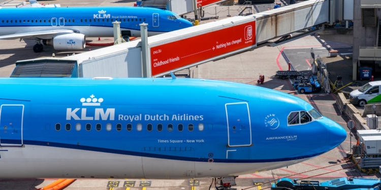 klm schiphol vliegtuig