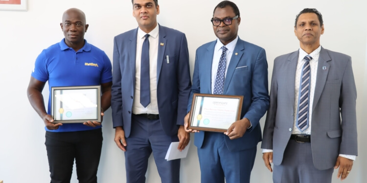 medischezending mz en paho ramadhin en gajadhar