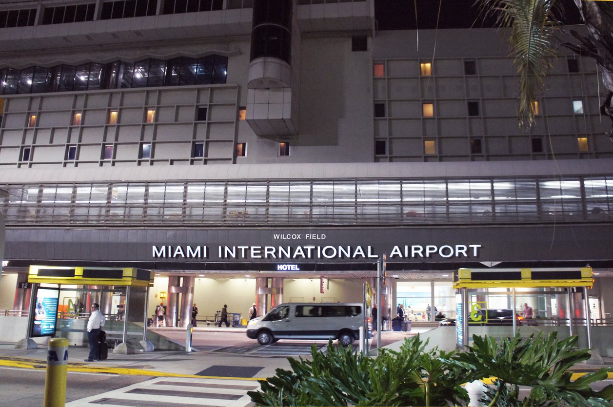 miami airport amerika vs