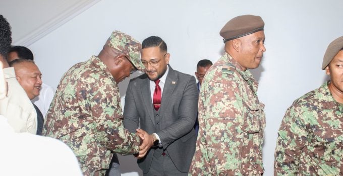 uraiqit ramsaran en militairen