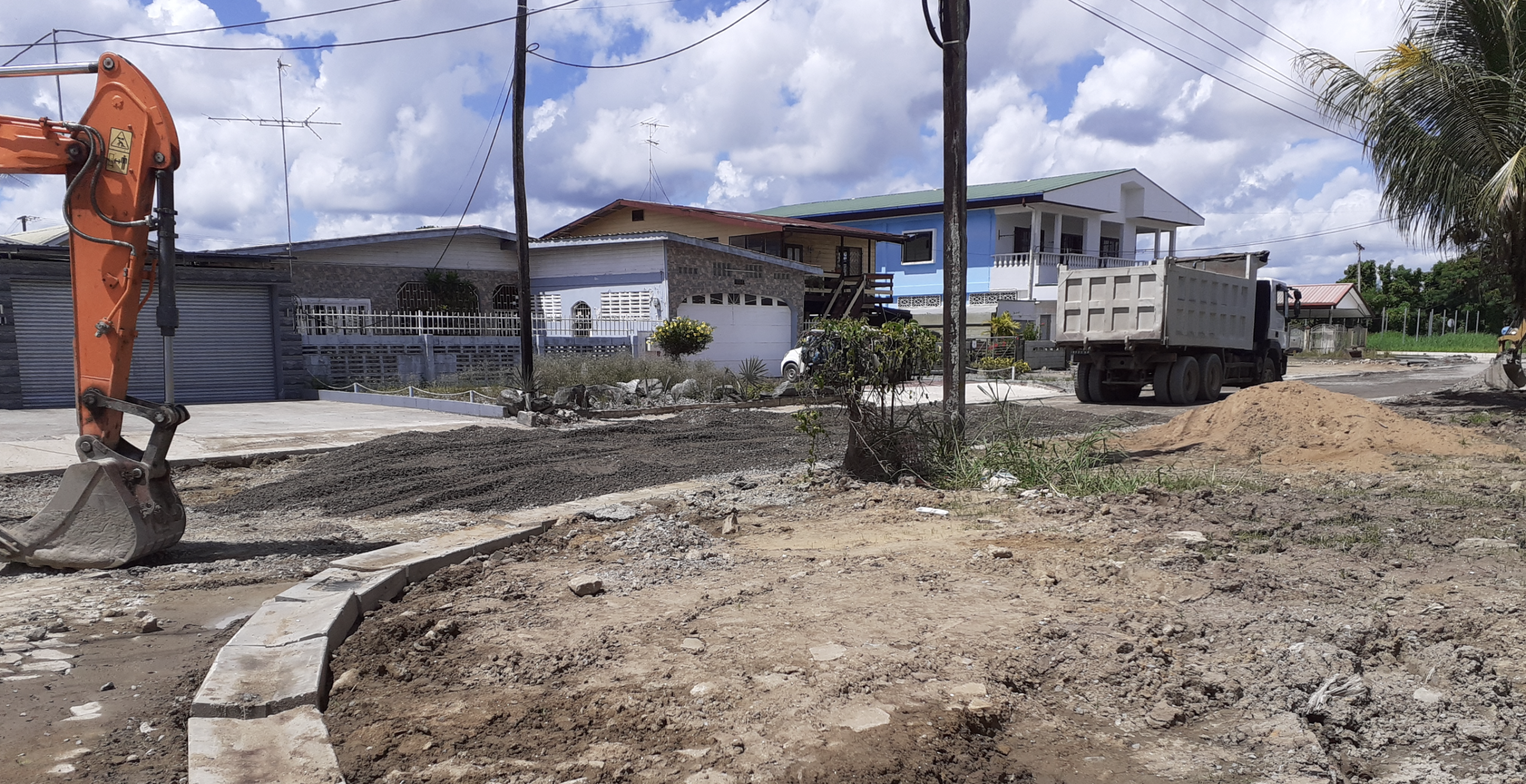 werkzaamheden anamoestraat paramaribo suriname straat asfalt