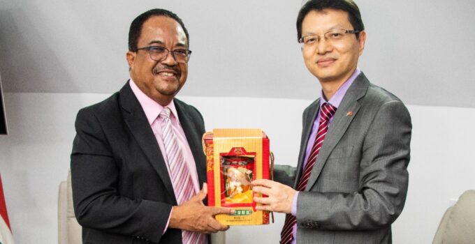 Chinese ambassadeur 1bij rusland