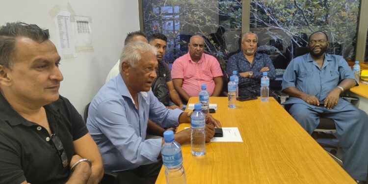 PLO in gesprek