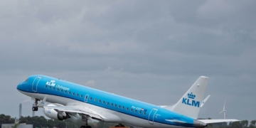 klm embraer schiphol