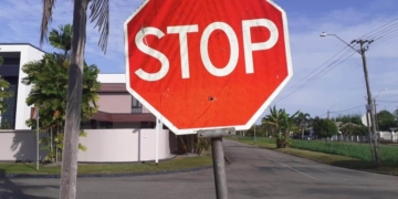 stopbord verkeer suriname