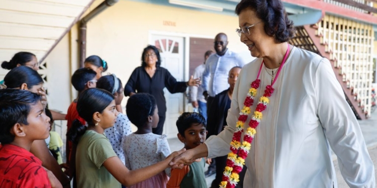 Simons kinderen Nickerie