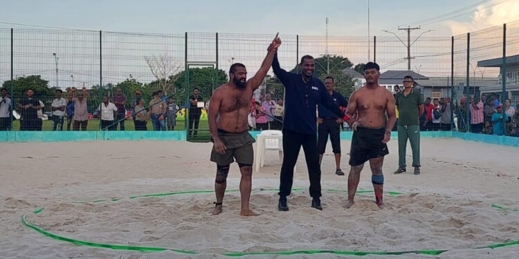 TaarishTomopawiro worstelen nickerie
