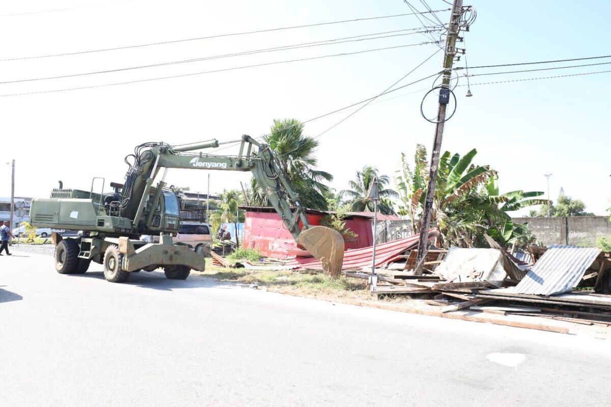 illegale bouwsel gesloopt