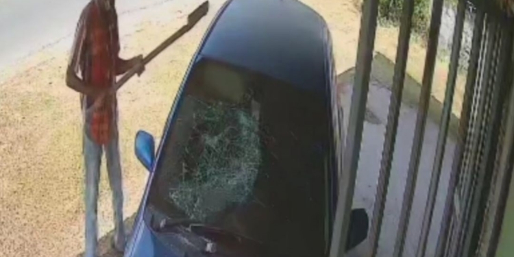 verdachte vernielt auto schoonzus