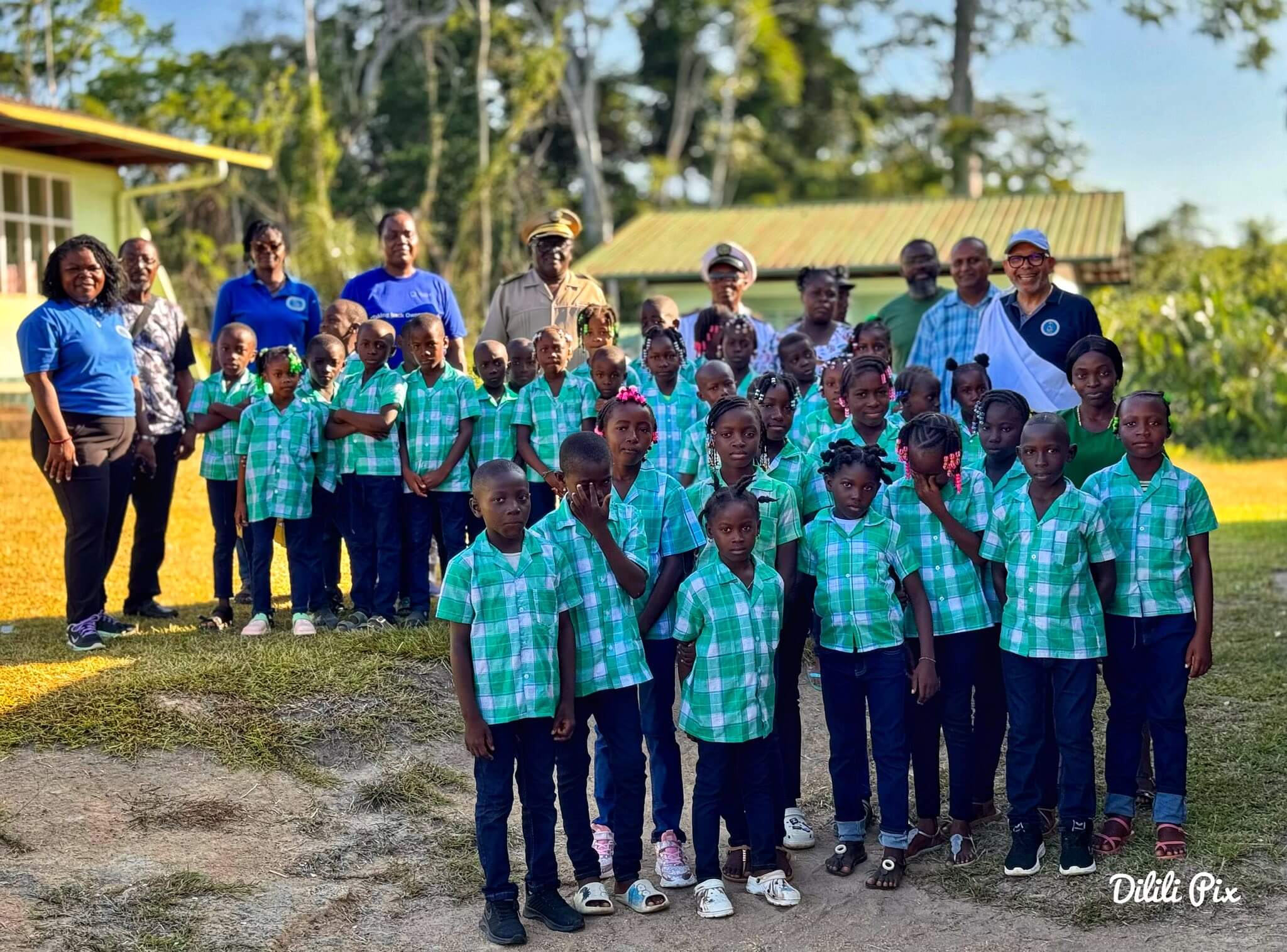 currie en leerlingen en leerkrachten binnneland school onderwijs