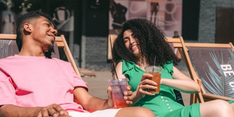 koppel stel relatie liefde echtpaar