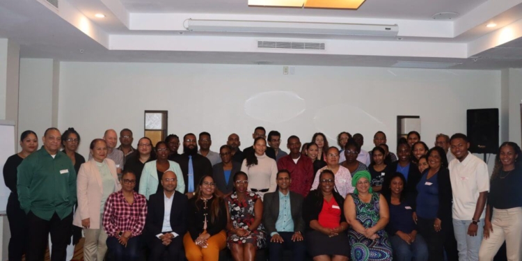 Stakeholdersconsultatie van Volksgezondheid met steun van PAHO/WHO