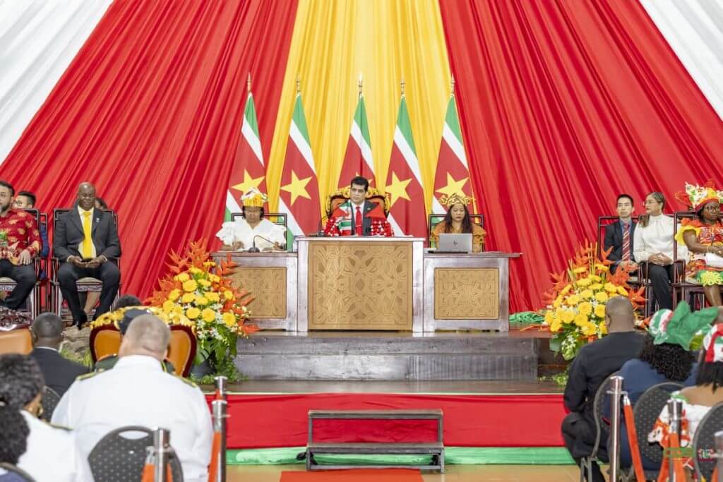 President Simons roept op tot nieuwe fase van ontwikkeling met roadmap