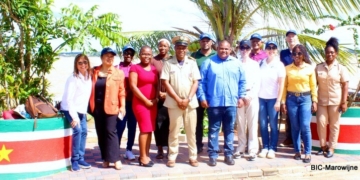 delegatie IDB in Marowijne