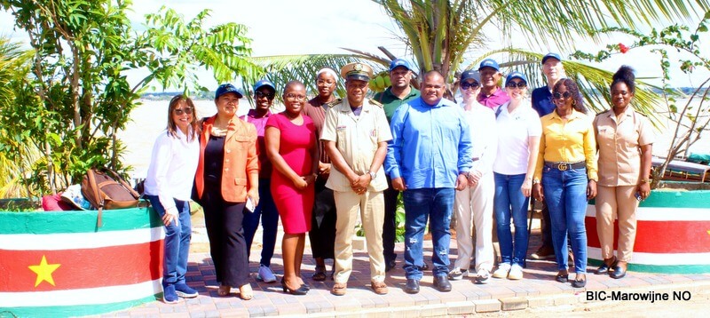 delegatie IDB in Marowijne