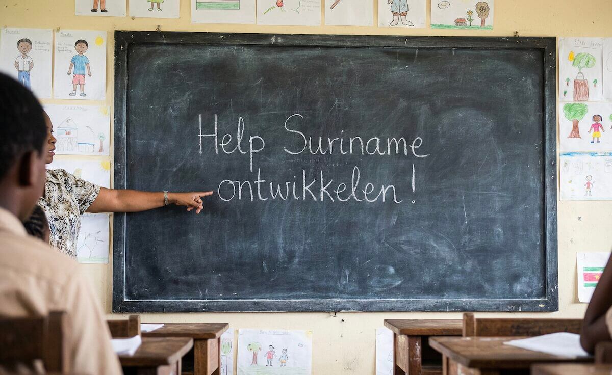 suriname ontwikkeling