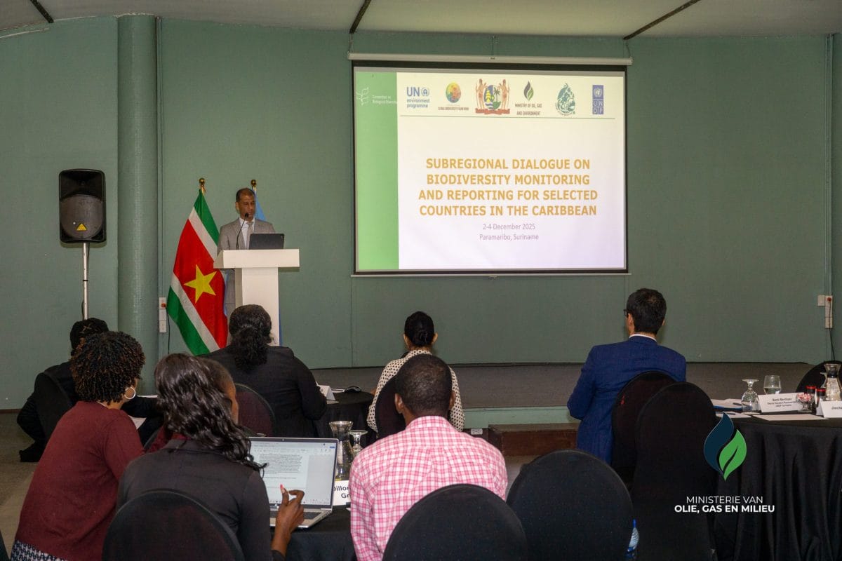 Caribische delegaties tijdens de biodiversiteitsdialoog in Paramaribo, waar landen werkten aan sterkere strategieën en regionale samenwerking voor natuurbeheer.