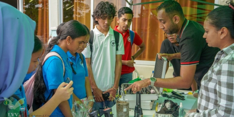 Minibeurs in de Mr. B. Ahmadali Multifunctionele Zaal te Groningen