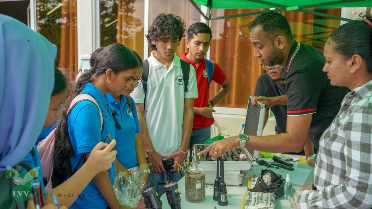 Minibeurs in de Mr. B. Ahmadali Multifunctionele Zaal te Groningen