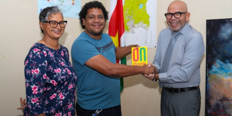 Kevin Headley D. Currie.