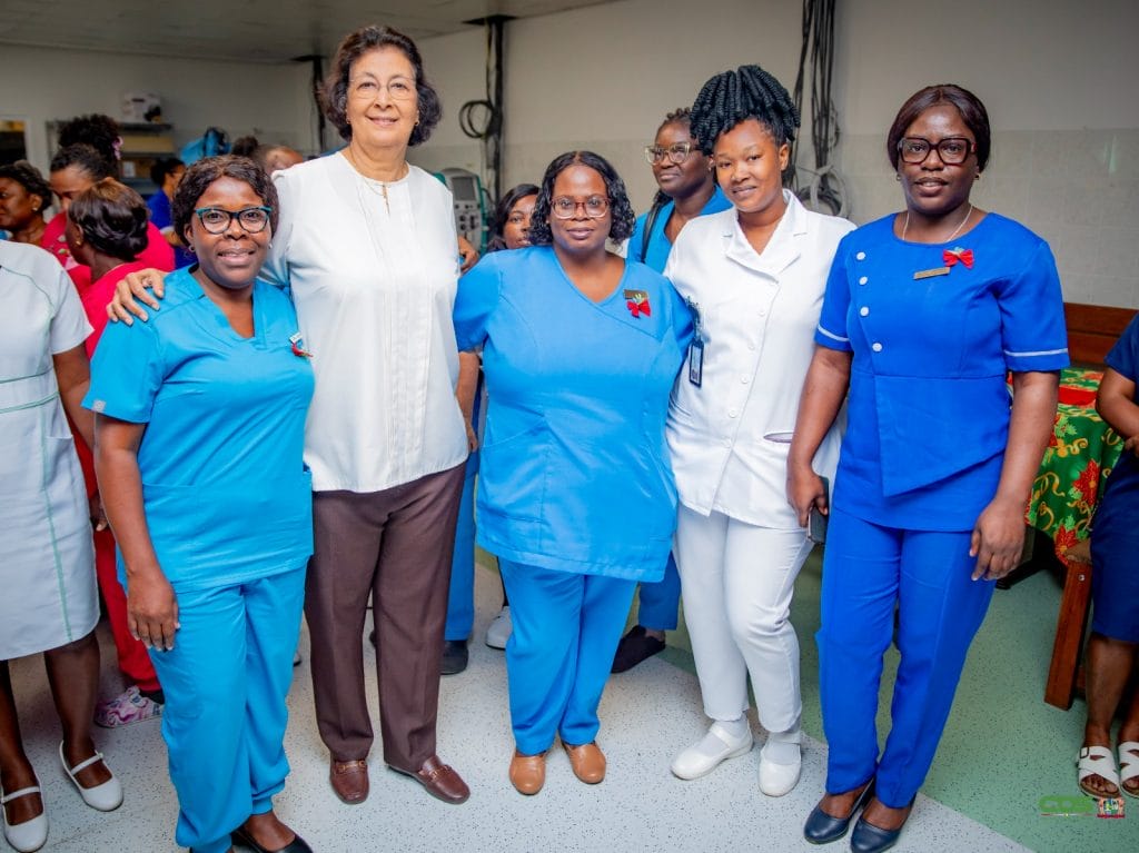 Simons met verpleegkundigen