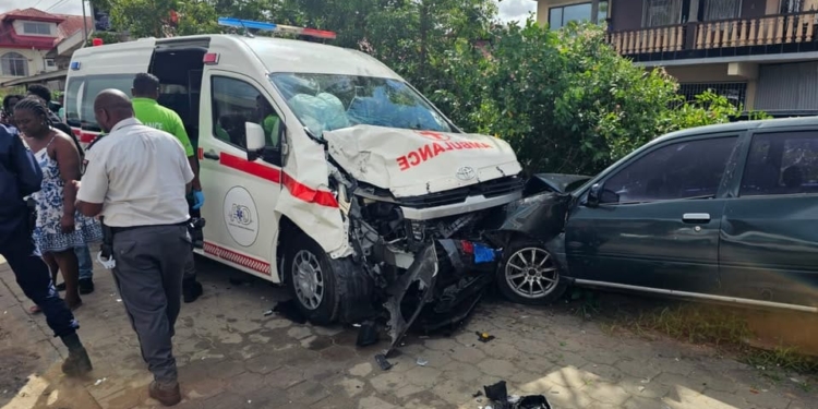 botsing met ambulance