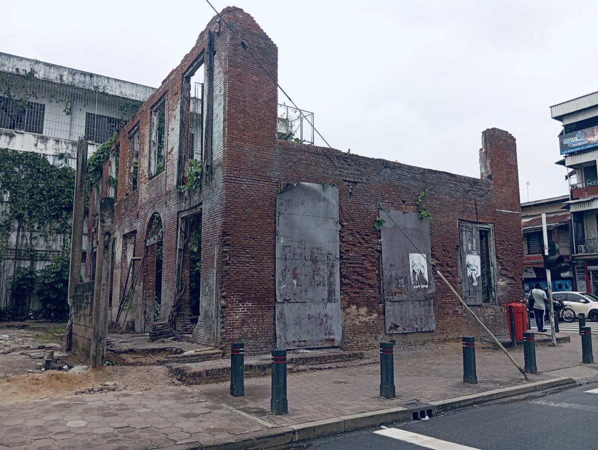 gebouw paramaribo suriname