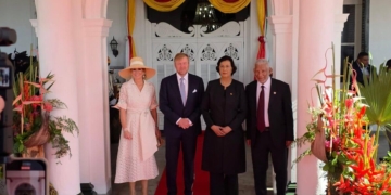 koningklik paar en president simons en echtgenoot geerlings