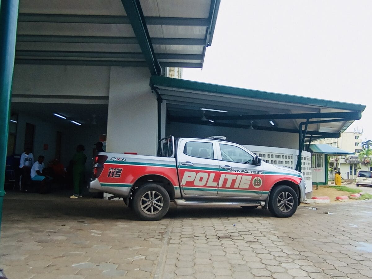 korps politie suruiname auto ziekenhuis academisch AZ