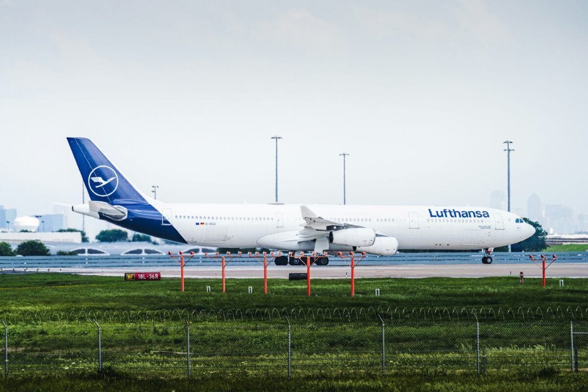 lufthansa airbus a340
