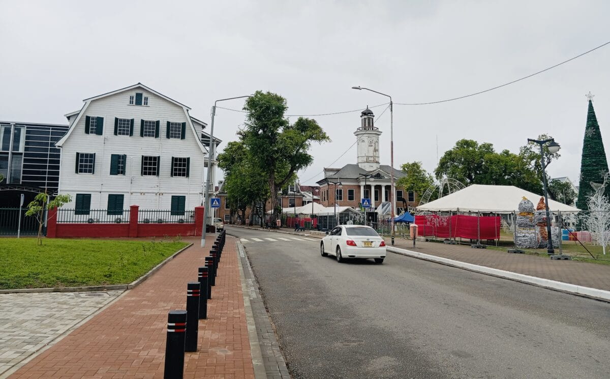 onafhankelijkheidsplein paramaribo suriname