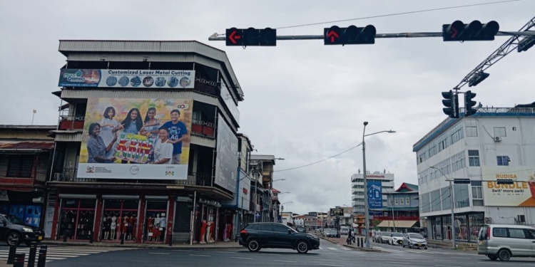 paramaribo suriname verkeer stoplicht