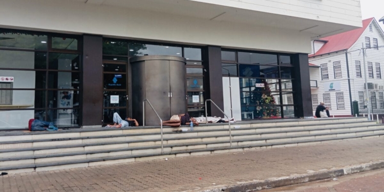 zwervers republic bank suriname paramaribo 2