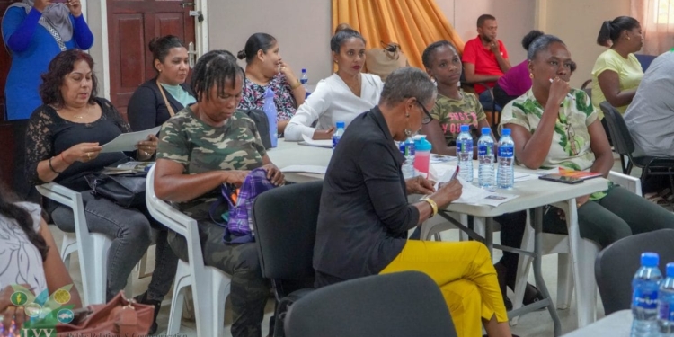 Landbouwers in Para tijdens de leer- en uitwisselingsdag, waarin kennisdeling, duurzame landbouw en ondernemerschap centraal stonden.