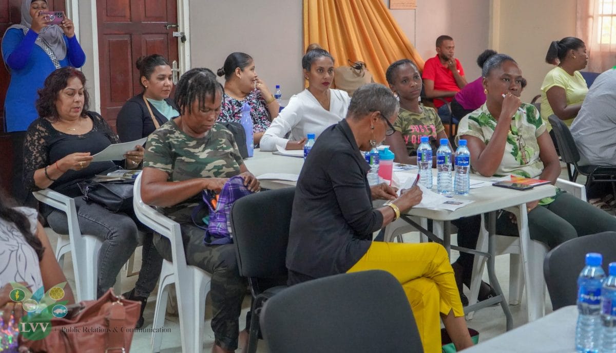 Landbouwers in Para tijdens de leer- en uitwisselingsdag, waarin kennisdeling, duurzame landbouw en ondernemerschap centraal stonden.